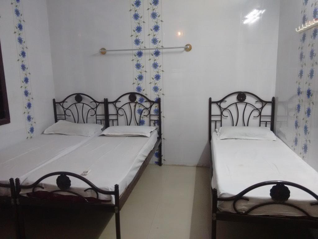 New Regency Hotell Chennai Exteriör bild